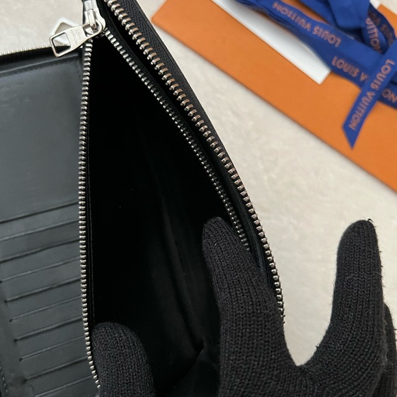 Authentic Louis Vuitton Graphite Long Zip Wallet - Picture 10 of 12